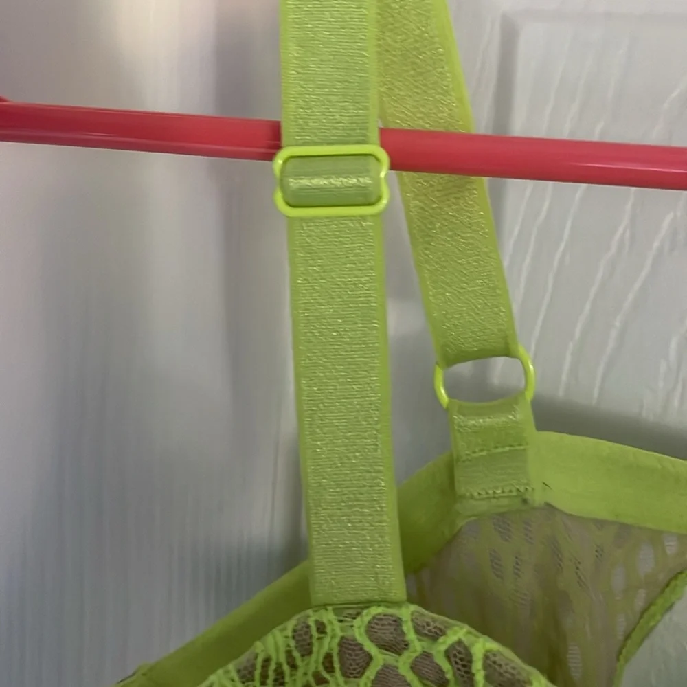 Victoria Secret neon yellow size 36dd bra. Zip up - Picture 4 of 7